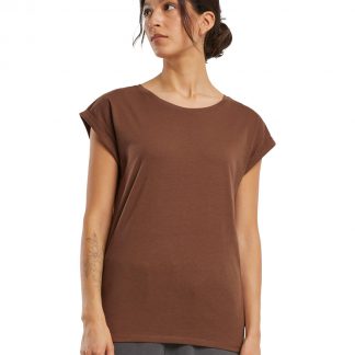 Women's extended shoulder tee