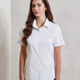 Women's stretch fit cotton poplin short sleeve blouse